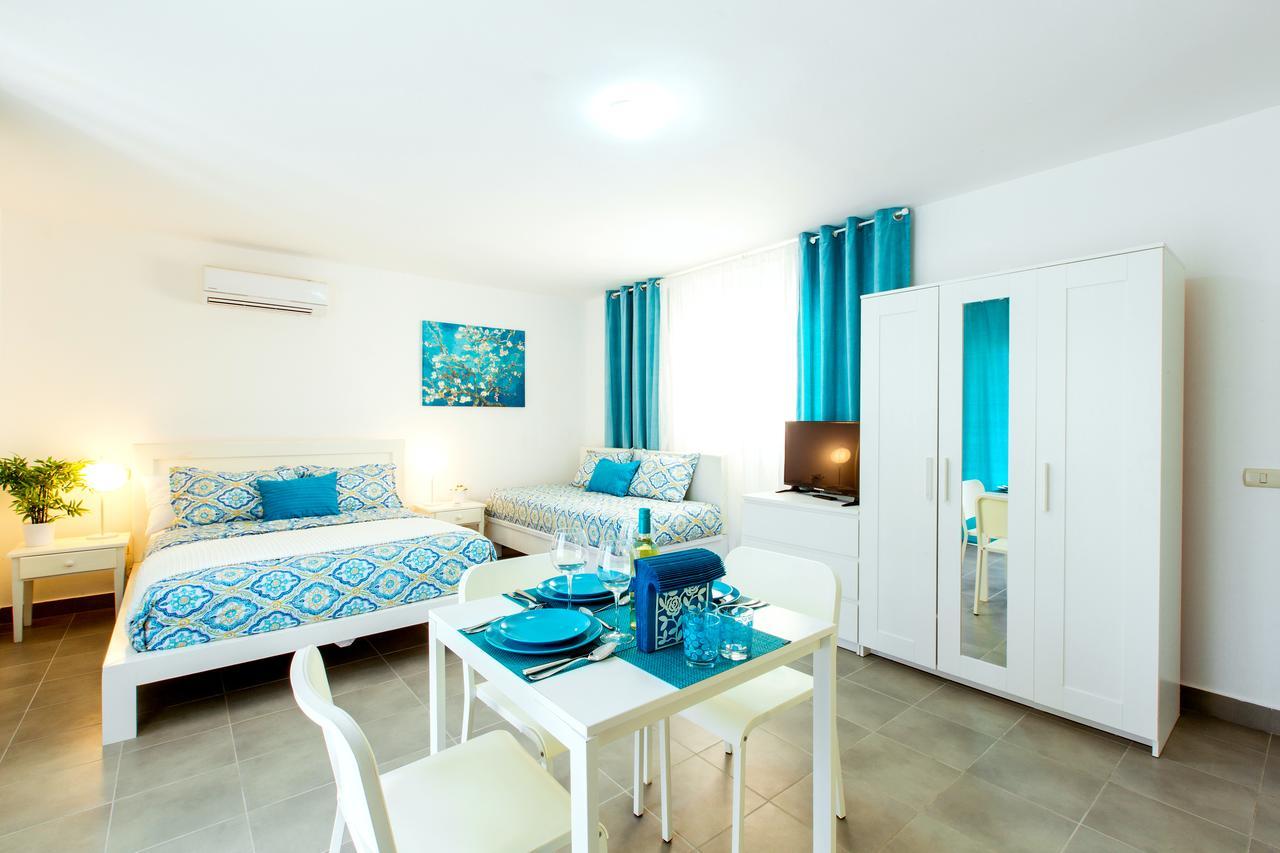 Hotel Fiesta Deluxe Punta Cana Værelse billede