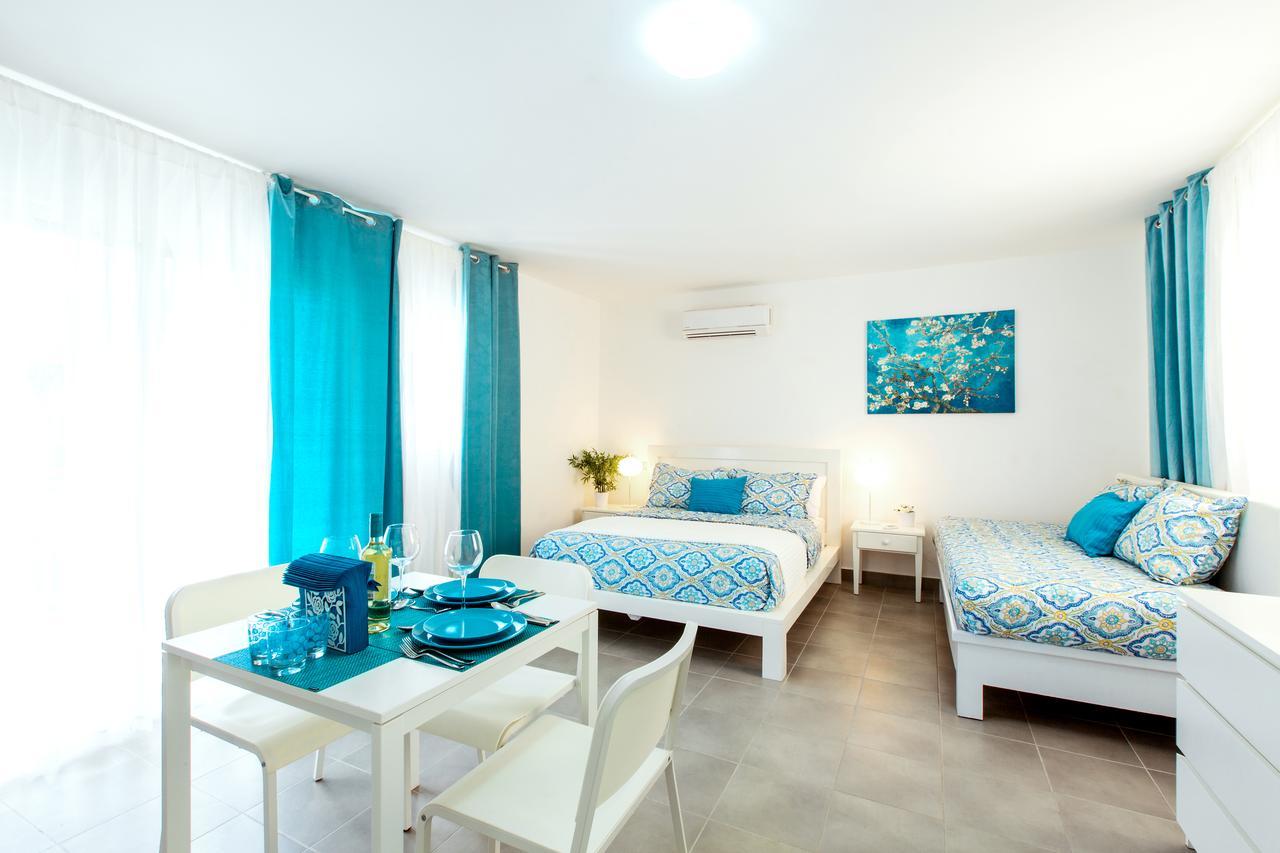 Hotel Fiesta Deluxe Punta Cana Værelse billede